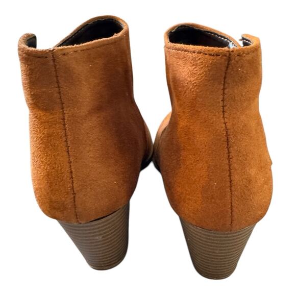 Qupid sz 6 Vegan Suede Rust Booties Side Zip Stylish Trendy Versatile - Picture 6 of 6